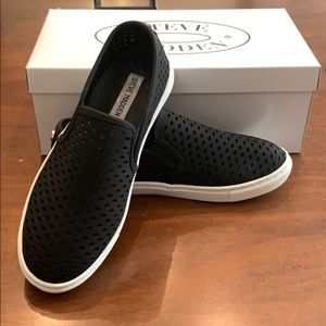 Steve Madden “Zeena” flats